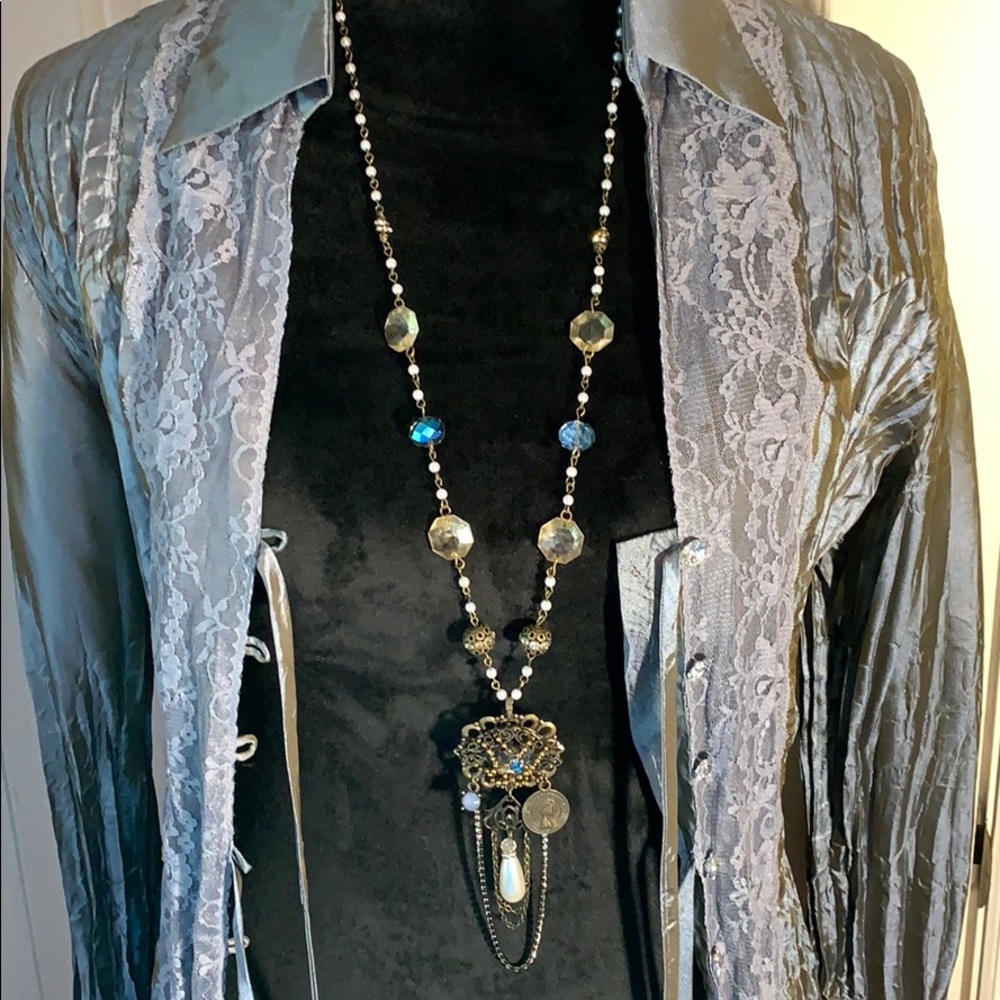 Vintage style Necklace by  Venusian Concepts